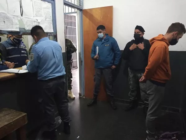 Operativo de traslado de Roberto Rejas desde Salta a Tucumán Operativo de traslado de Roberto Rejas desde Salta a Tucumán