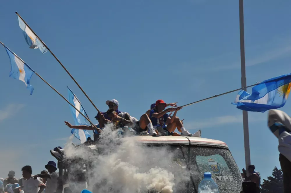 Selección banderas y humo