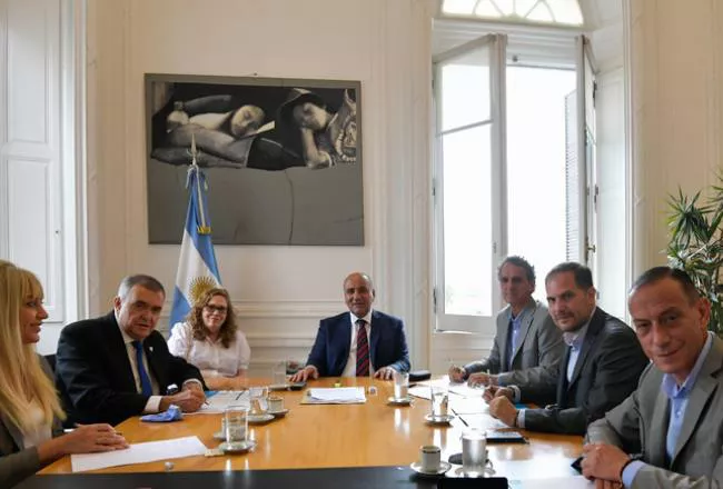 Reunidos Osvaldo Jaldo, Juan Manzur y Gabriel Katopodis