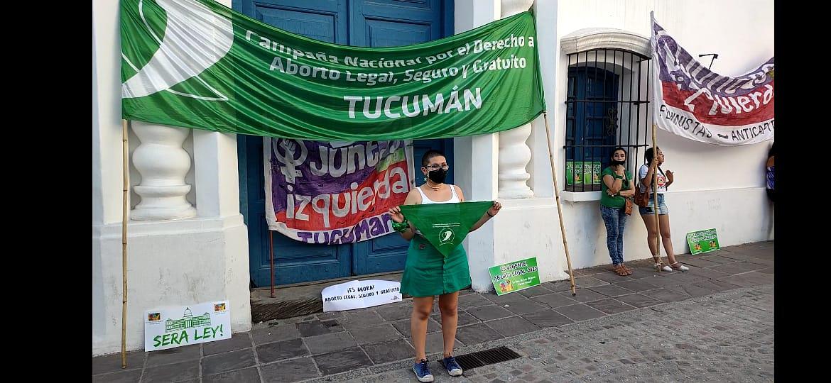 Vigilia por la ley IVE en Casa Histórica 