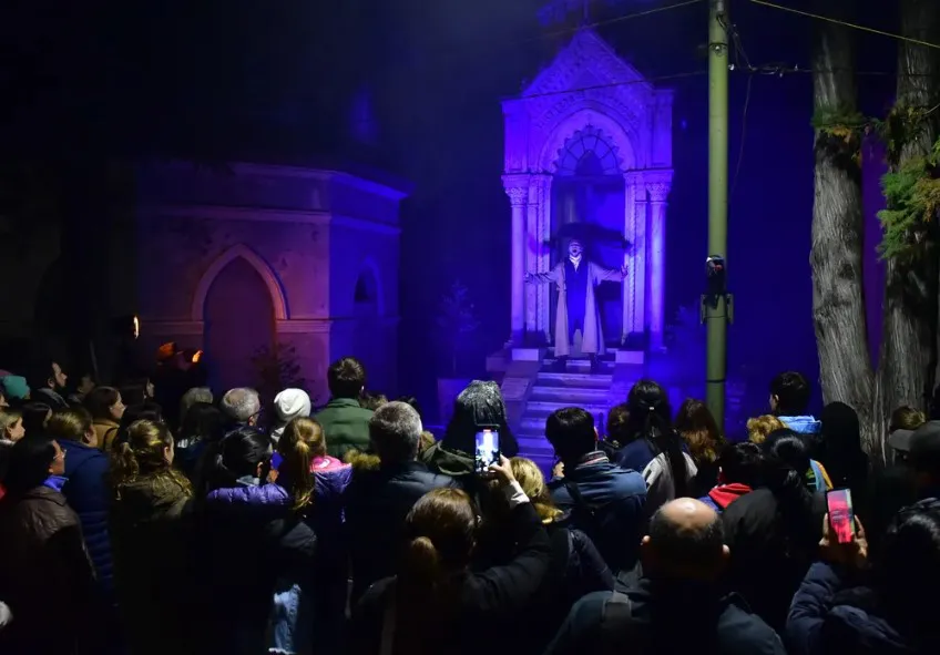 Visita teatralizada en el Cementerio del Oeste