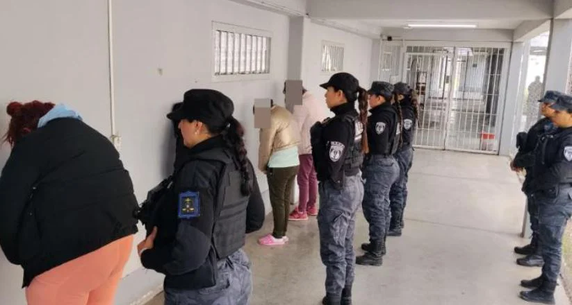 Mujeres detenidas