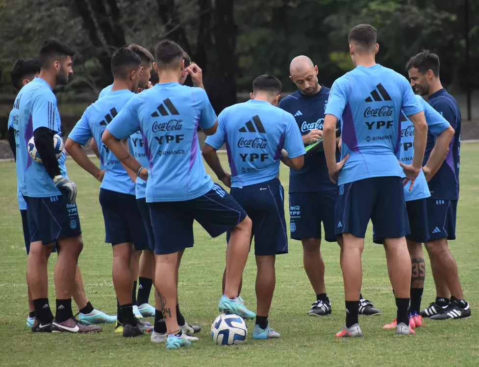 Sub 20 con Mascherano - Prensa AFA