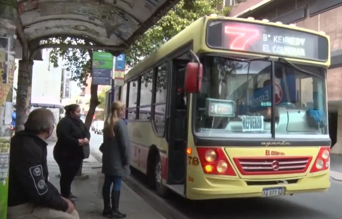 El gobierno comprará 100 colectivos 0km