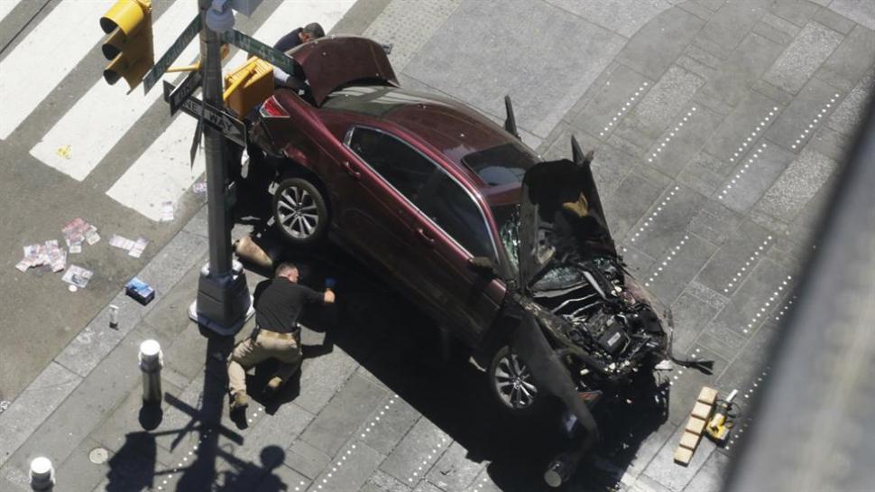 Así quedó el vehículo luego del impacto. Imagen tomada de lanacion.com