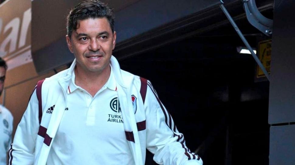 "Este equipo no se conforma con haberle dado una de las alegrías más grandes de la historia, sino que sigue insistiendo", dijo el DT (@RiverPlate)