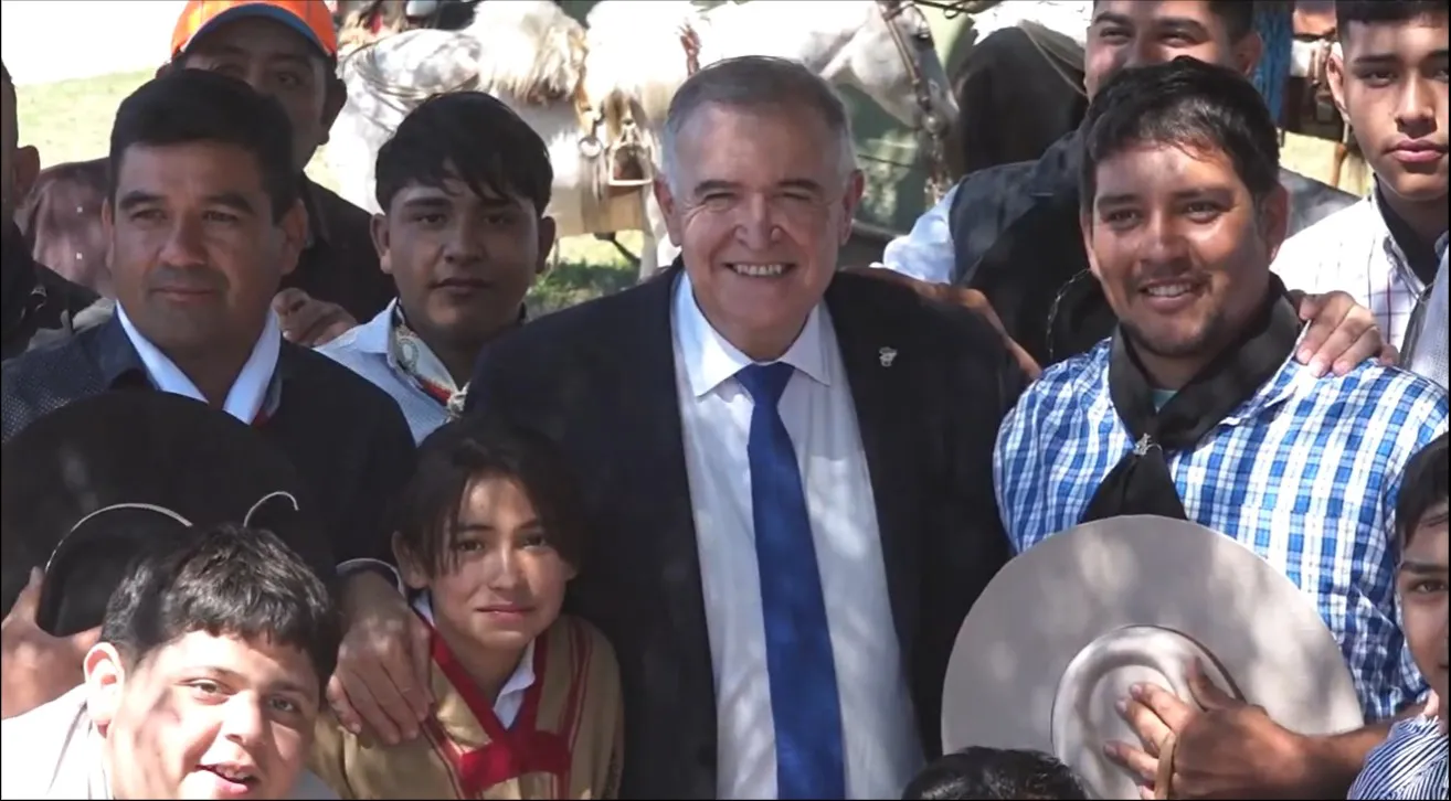 Saludo del gobernador a los padres en su día 