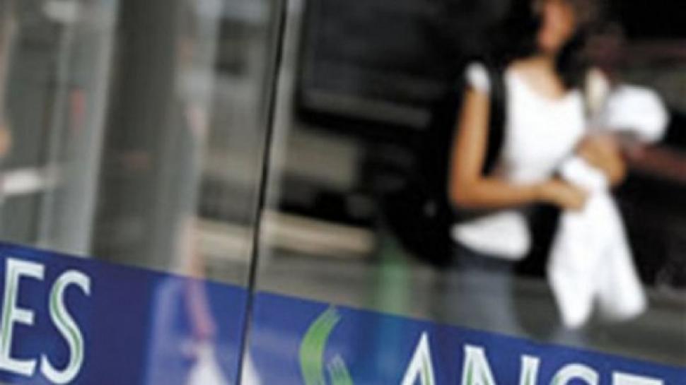 Se oficializó el bono de fin de año para los que cobran AUH y por embarazo.