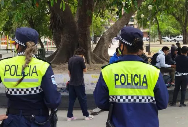 Policia plaza