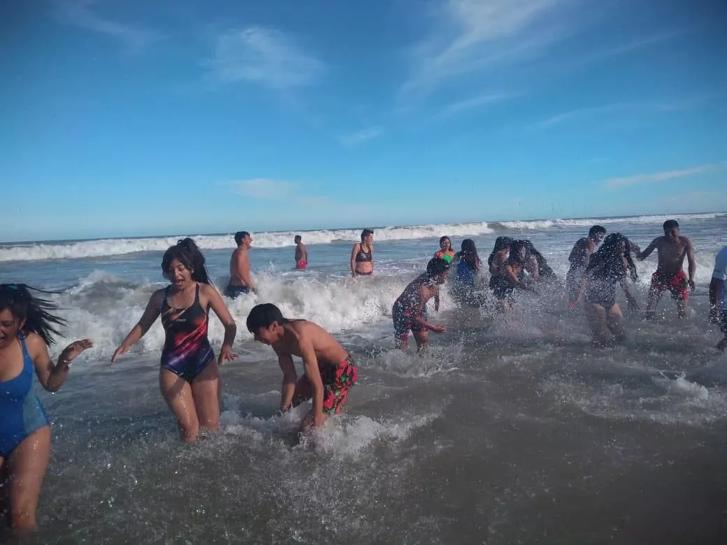 Alumnos de la escuela de Chasquivil en Chapadmalal