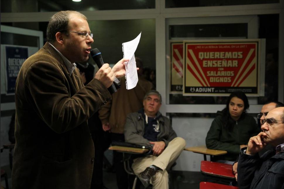 Osatinsky presidió la asamblea. Foto: Adiunt.org